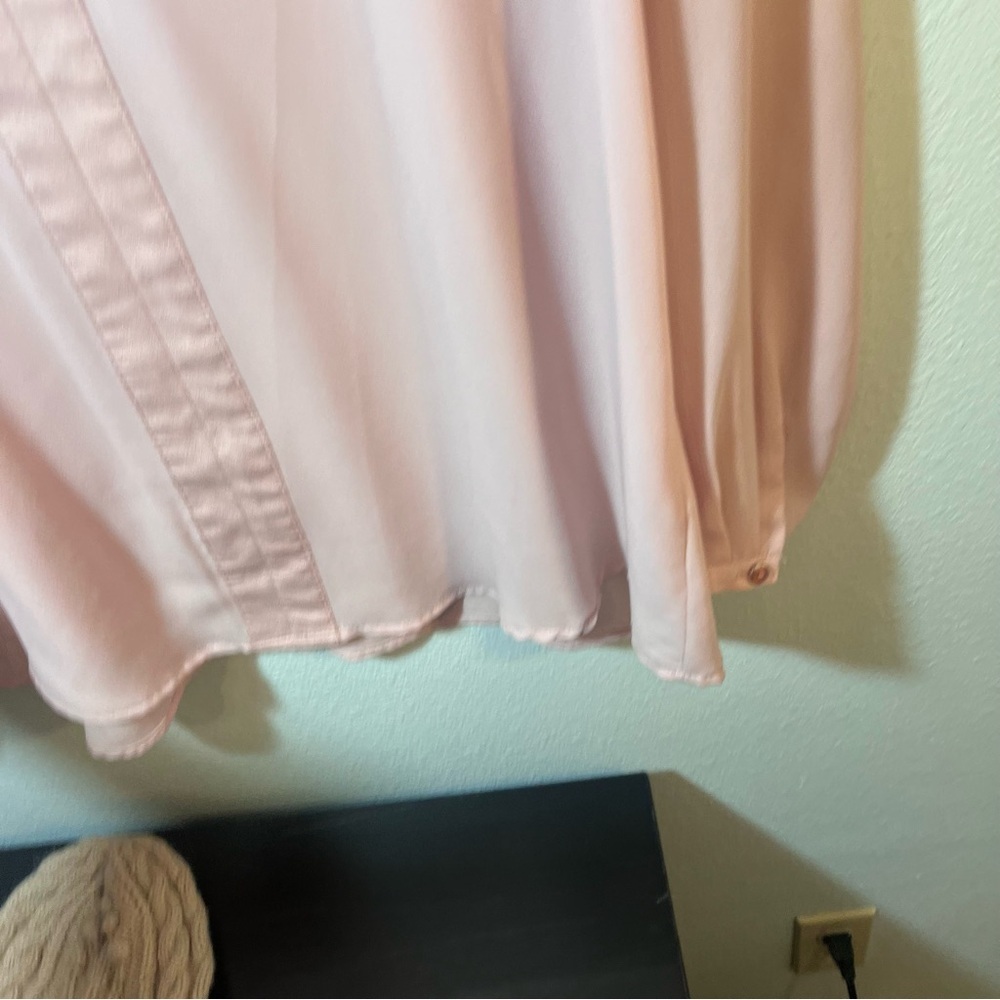 NY Collection Pink Rosette Shoulder V-Neck Blouse XL Women’s - Picture 5 of 13